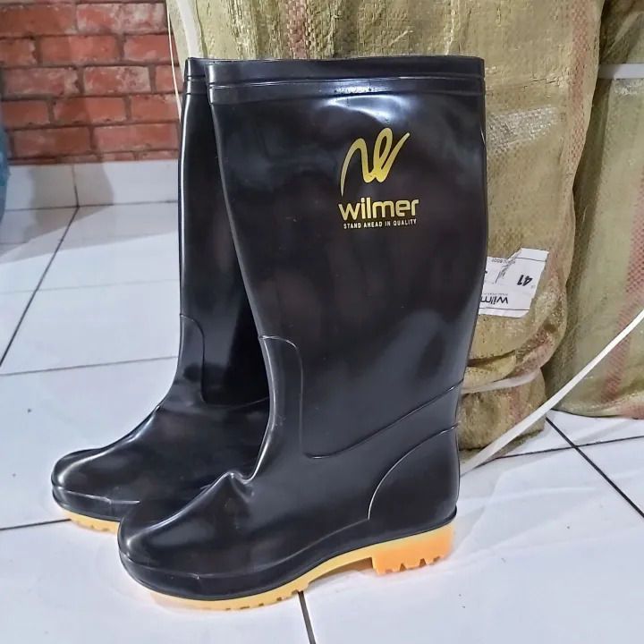 SEPATU BOOT HITAM "WILMER" NO.39-44 [SOL KARET KNG]